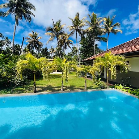 Jaya Villa Хіккадува Екстер'єр фото