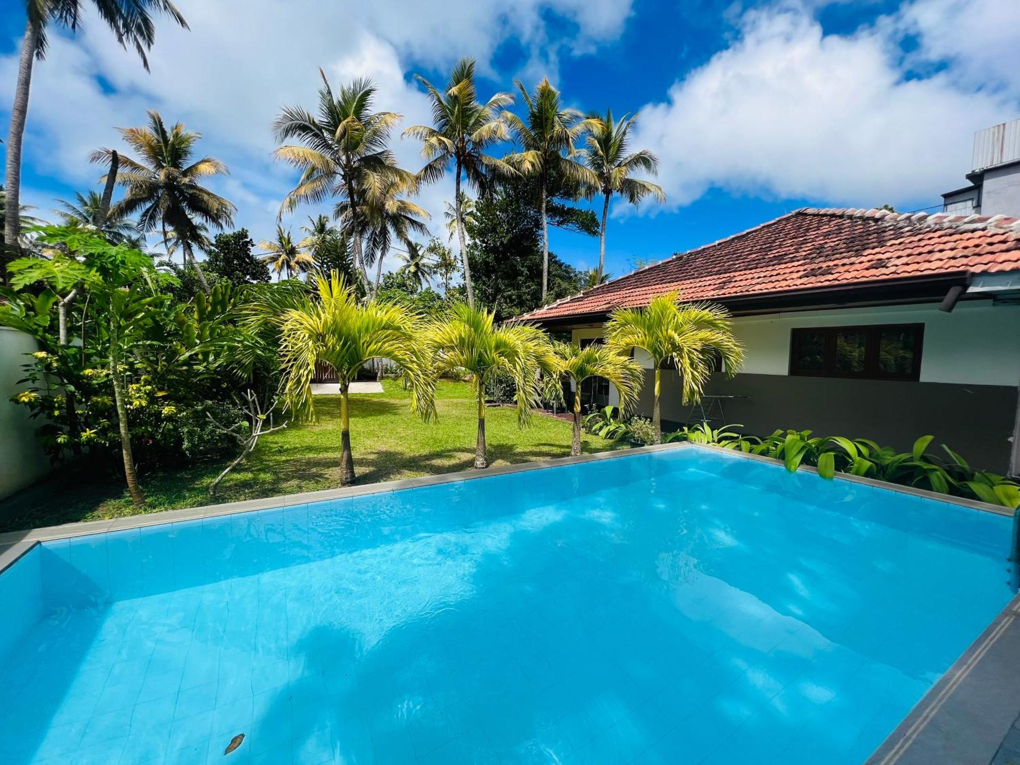 Jaya Villa Хіккадува Екстер'єр фото