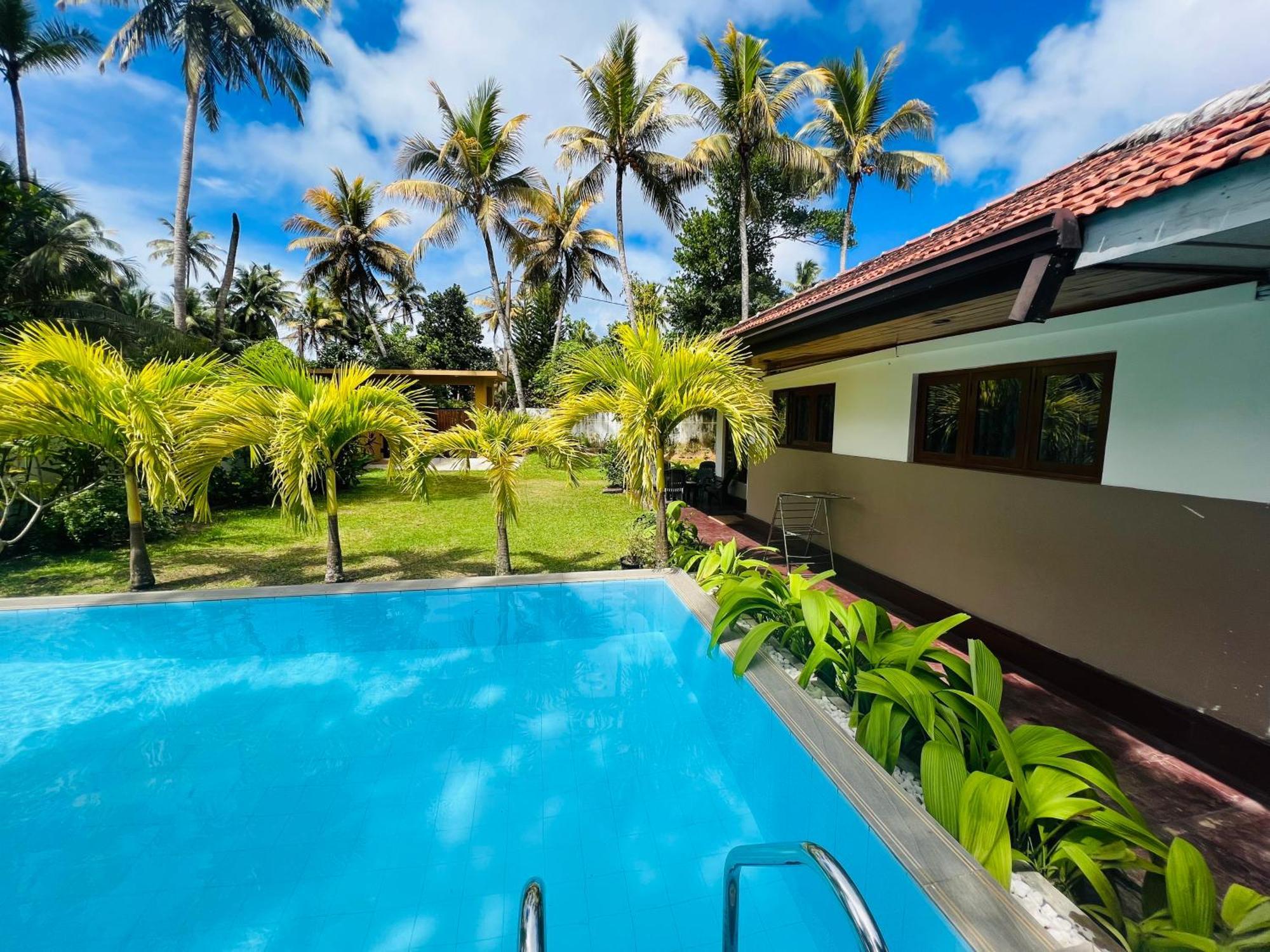 Jaya Villa Хіккадува Екстер'єр фото