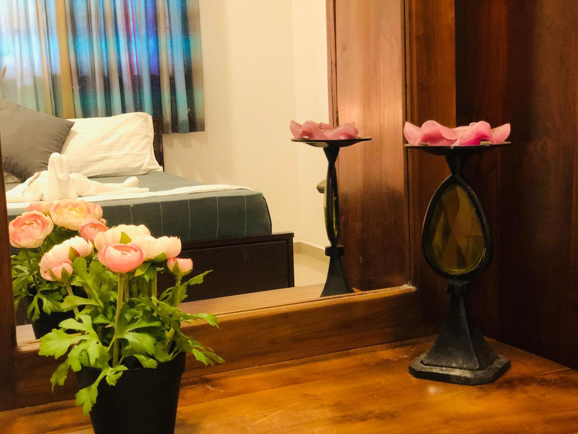 Jaya Villa Хіккадува Екстер'єр фото