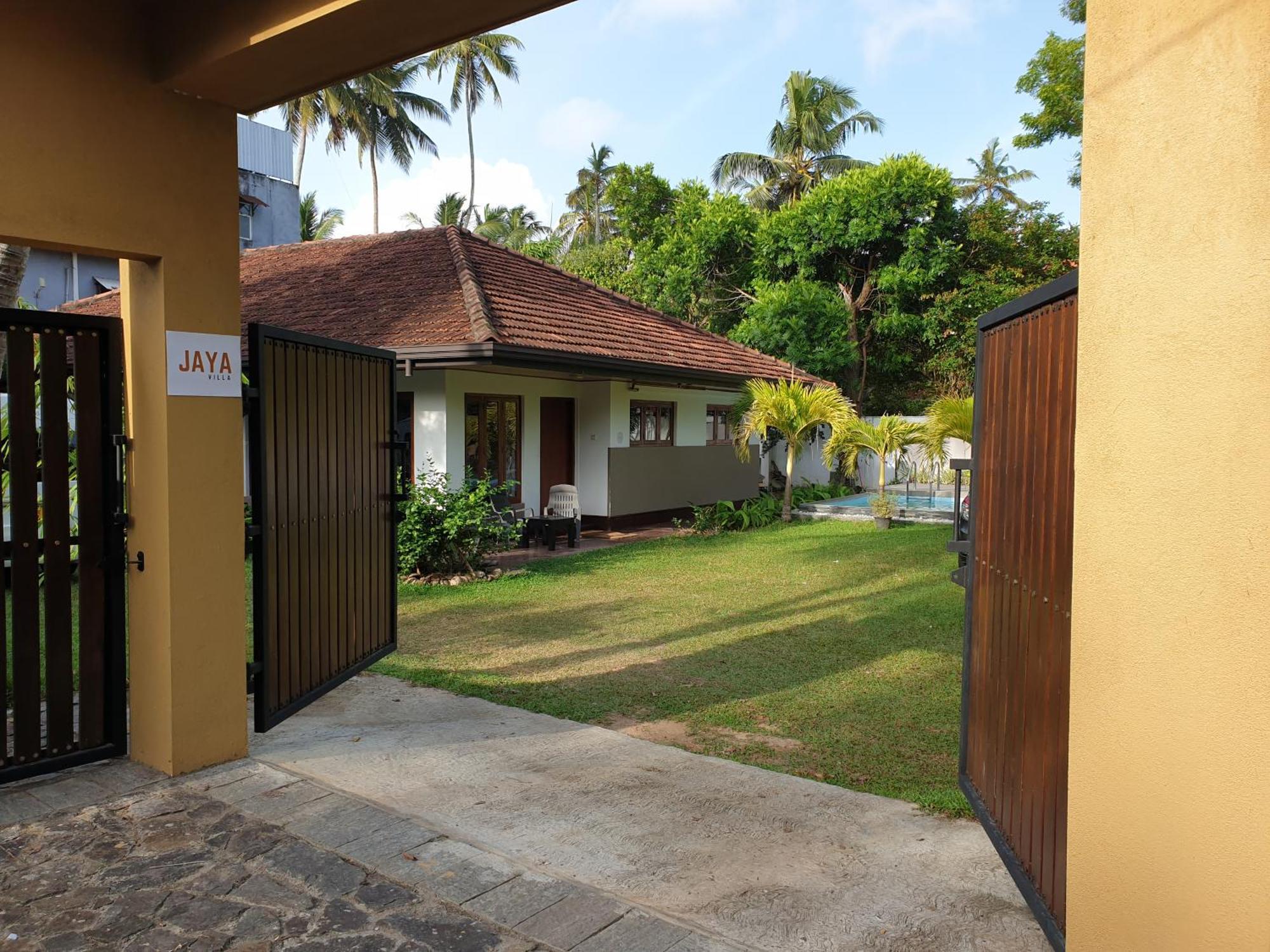 Jaya Villa Хіккадува Екстер'єр фото